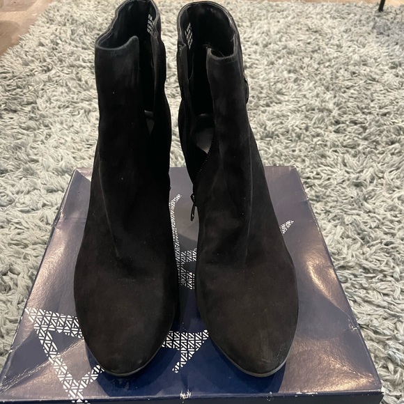 Anne Klein size 10 dude black ankle boots - Picture 3 of 5